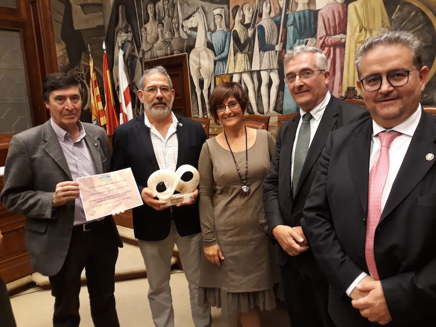 Fernando Carrera entregó al Servicio SCRUM el premio de la Alianza Agroalimentaria Aragonesa en la categoría de Investigación e Innovación 