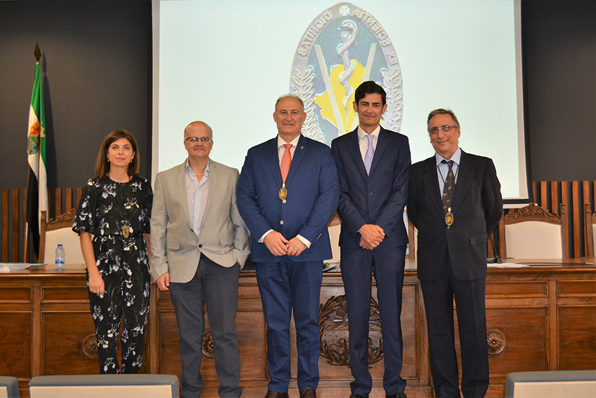 La Academia de Ciencias Veterinarias de Extremadura inauguró el nuevo curso académico en la sede del Colegio de Badajoz