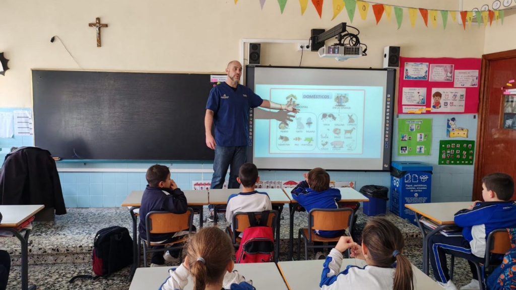 2.300 alumnos de Primaria de Alicante participaron en las charlas educativas organizadas por el Colegio de Veterinarios