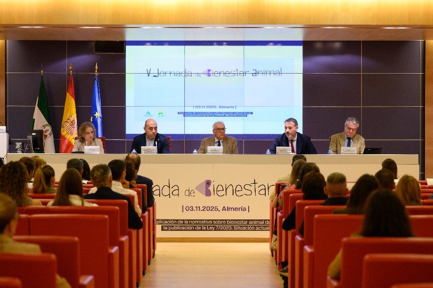 El Colegio de Veterinarios de Almería refuerza su compromiso con la protección animal en la V Jornada sobre la Ley 7/2023
