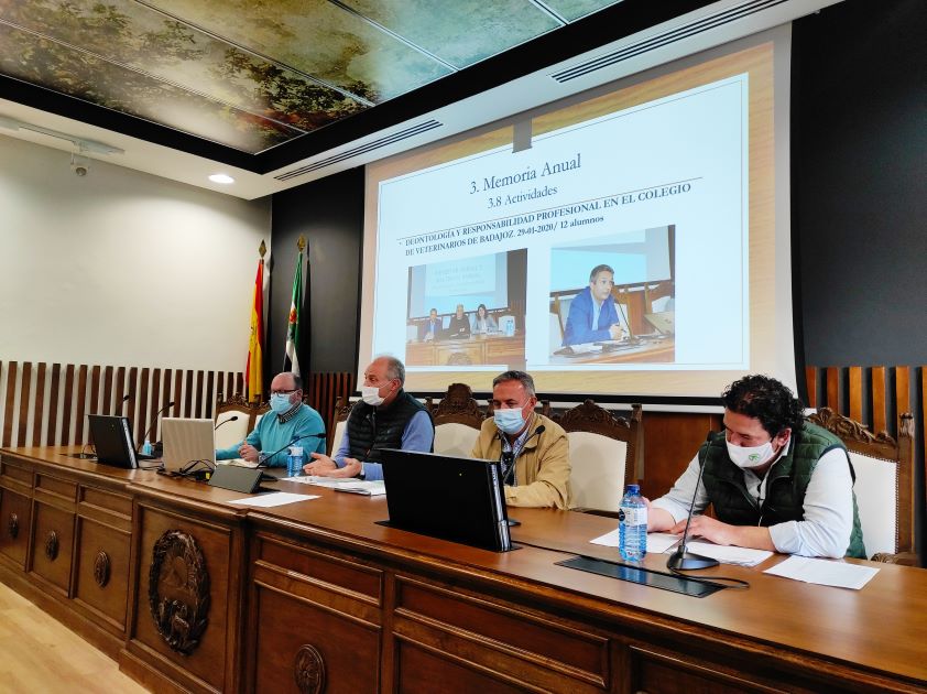 El Colegio de Badajoz recalca su esfuerzo por mejorar la formación de los veterinarios en tiempos de pandemia