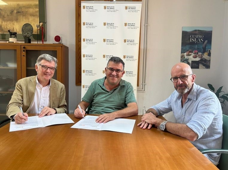 Ramón García, Joan Simonet y el director general de Agricultura, Fernando Fernández