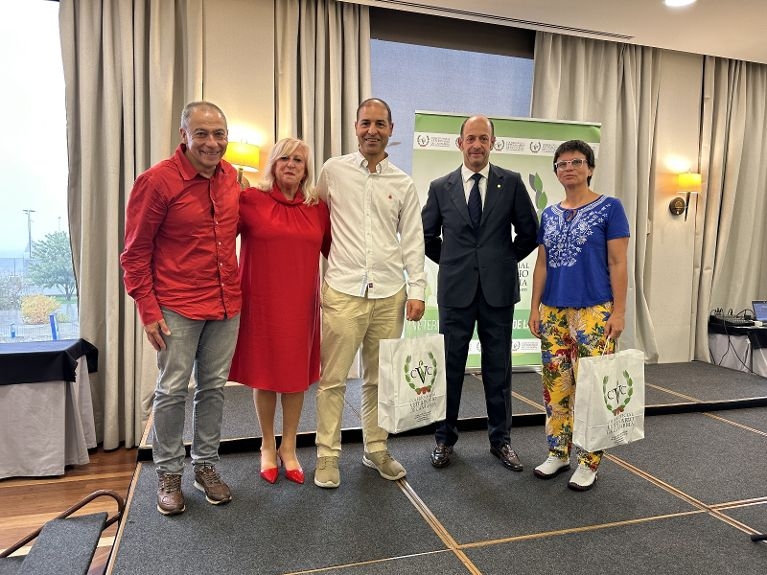 El Colegio Veterinario de Cantabria resalta el carácter científico y sanitario de la profesión en el día del patrón