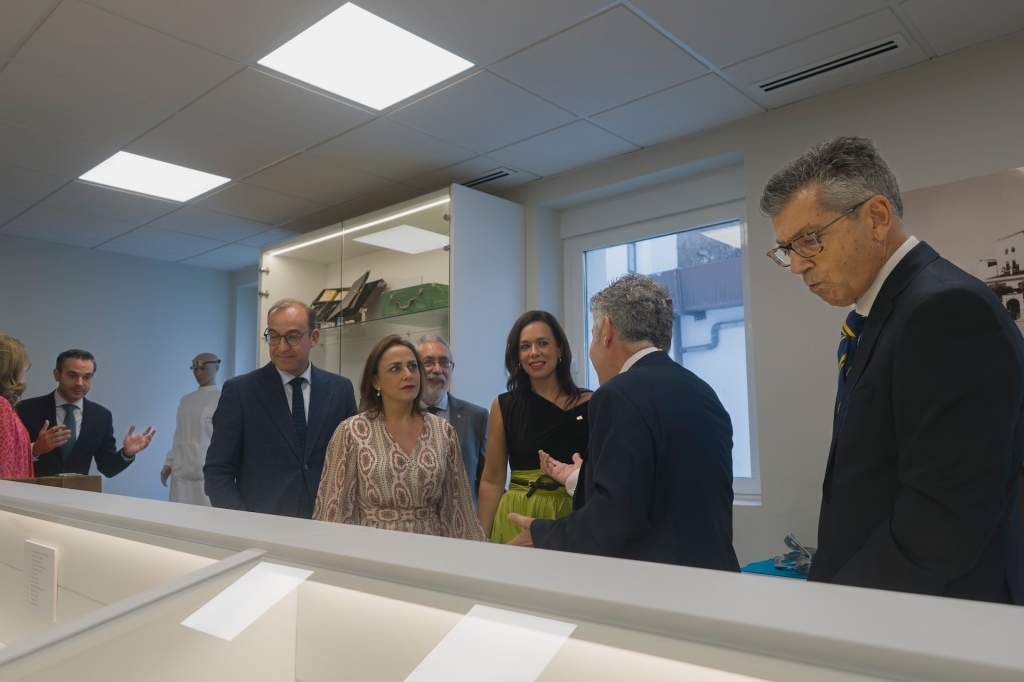 El Centro de Interpretación “José Corbacho Molano”, del Colegio de Cáceres, muestra la evolución de la veterinaria