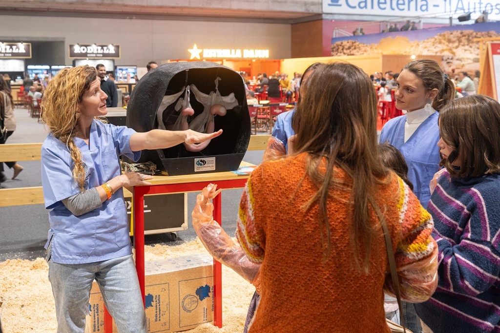 Colvema visibiliza el compromiso de la profesión veterinaria con la salud y el bienestar equino en la Madrid Horse Week