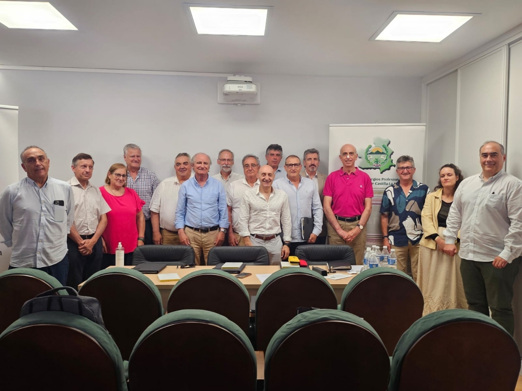 Veterinarios de las dos Castillas piden uniformar el funcionamiento del sistema nacional de identificación de los animales de compañía