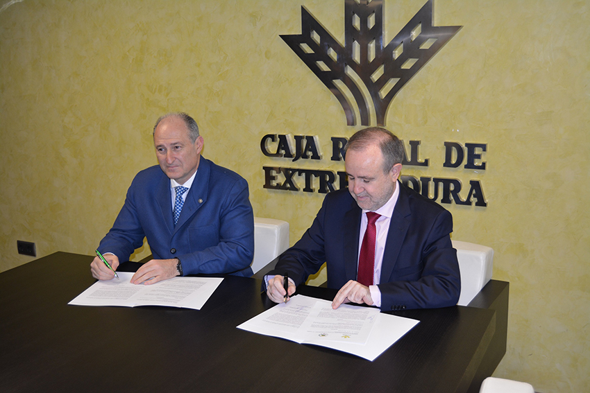 Renovado el convenio de colaboración con Caja Rural de Extremadura 