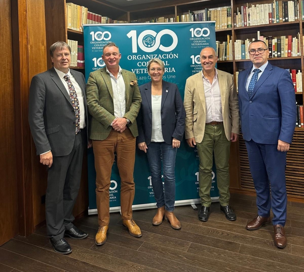 Ole Arne Alvseike, Jason Aldis,  Iris Fuchs, Álvaro Mateos y Slaven Grbic, en la sala de juntas de la OCV