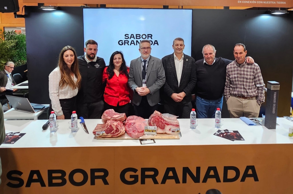 El Colegio de Veterinarios de Granada divulga en Madrid Fusión las bondades de la vaca pajuna