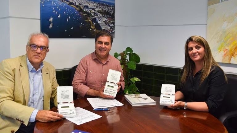 El Colegio de Huelva suscribe un convenio con el Ayuntamiento de Punta Umbría para la gestión del registro de animales de compañía