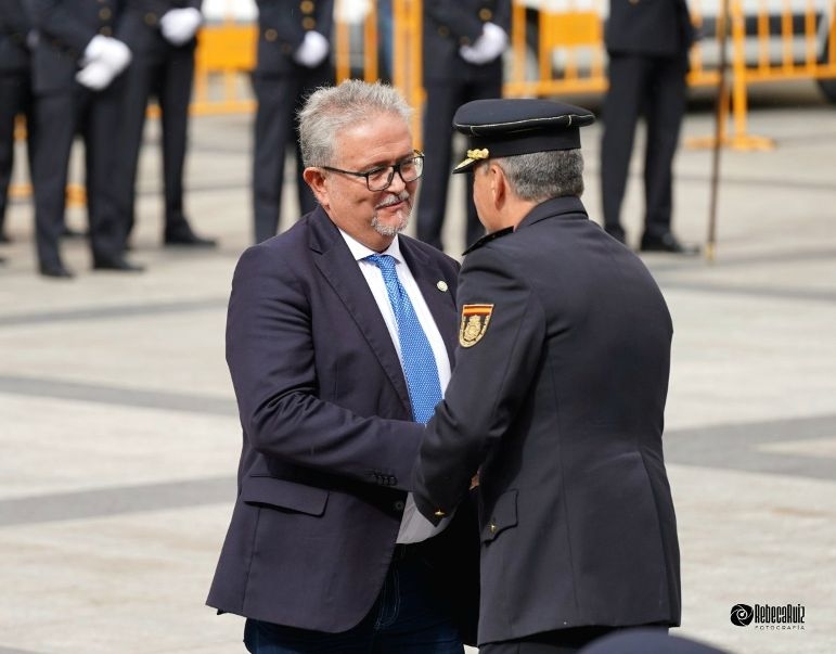 El Cuerpo Nacional de Polic&iacute;a reconoce al Colegio de Veterinarios de Huesca en su 125 aniversario