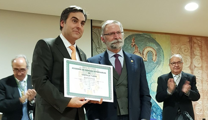 Alberto Portela recibe el Premio del Consejo de Castilla y León por un trabajo sobre la listeriosis