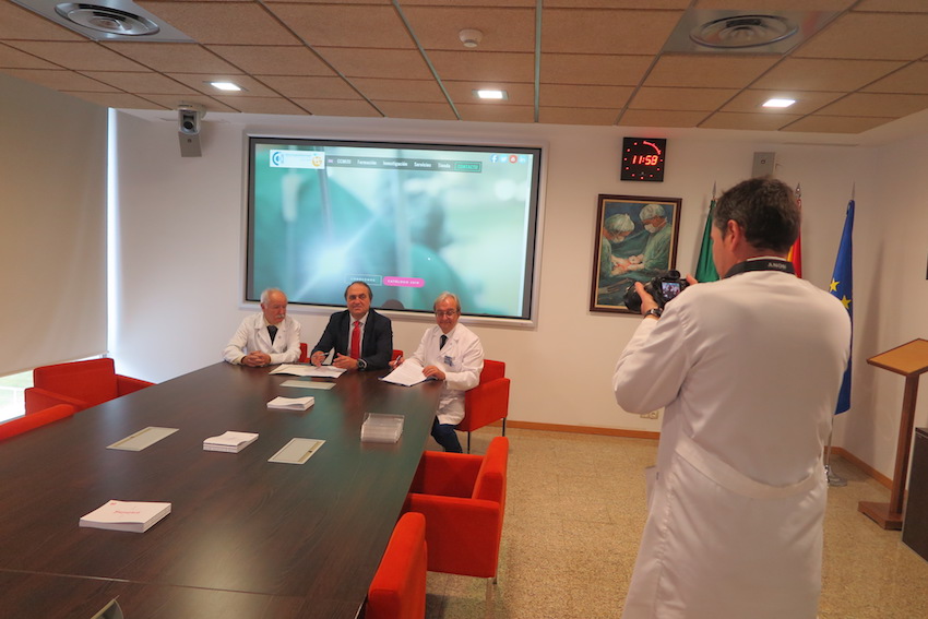 La Organización Colegial Veterinaria y el Centro de Cirugía de Mínima Invasión Jesús Usón firman un convenio marco 