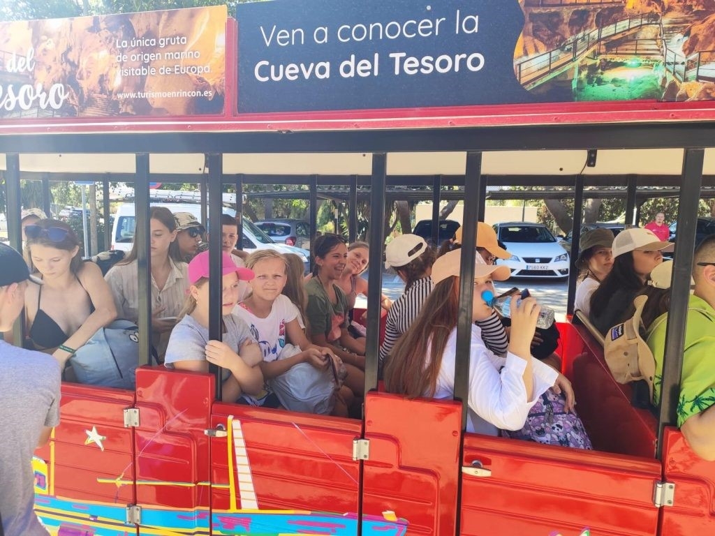 El apoyo del Colegio de Málaga hace posible un campamento de verano de niños ucranianos 