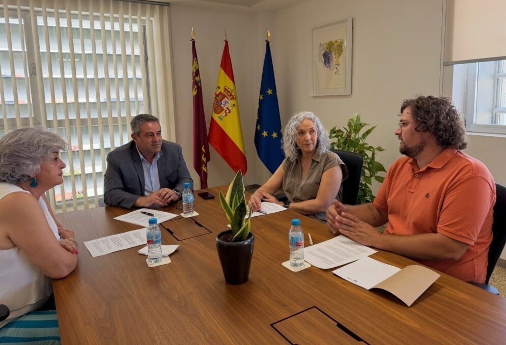 El Colegio de Veterinarios de Murcia expone al nuevo consejero de Agricultura las principales necesidades de la profesi&oacute;n 
