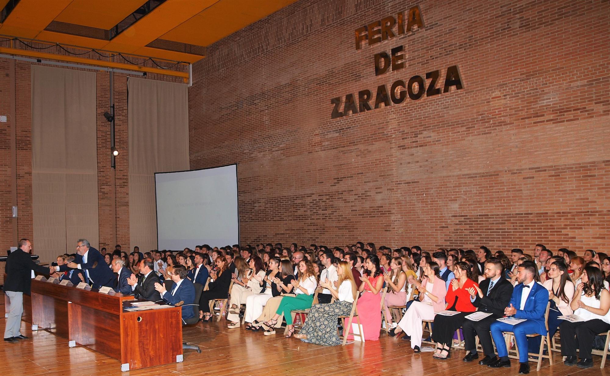 El presidente del Colegio de Zaragoza da la bienvenida a los nuevos graduados en Veterinaria  de la Facultad zaragozana