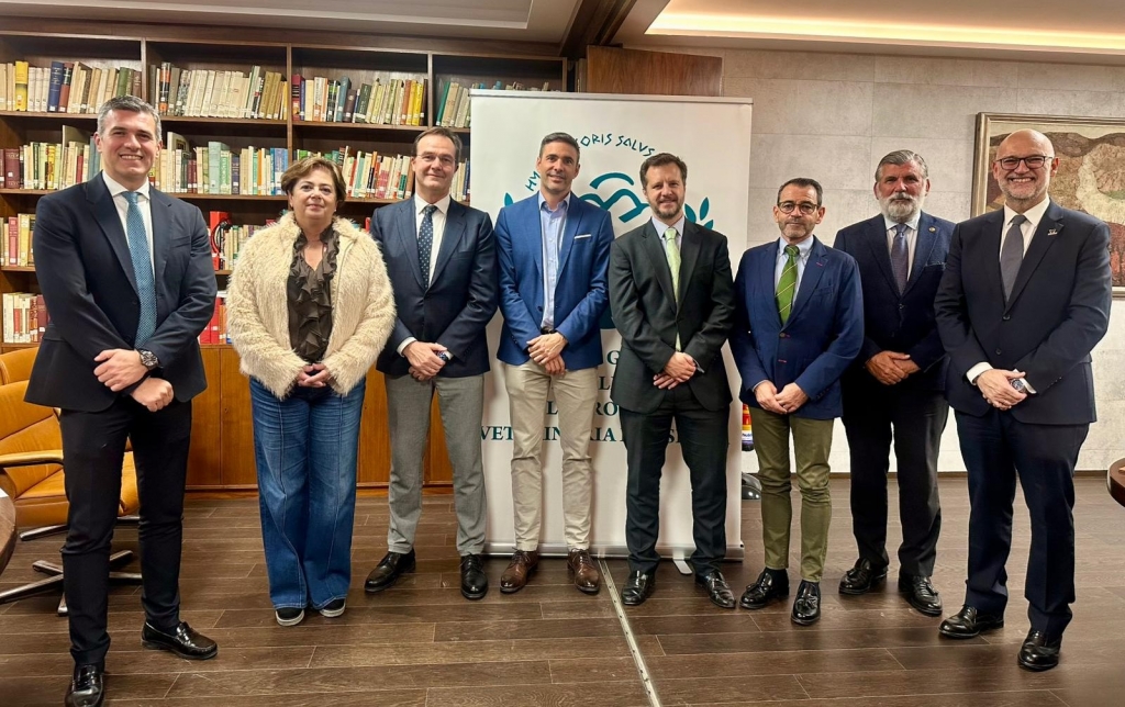 Primera reunión entre Veterindustria y la nueva dirección del Consejo General de Colegios de la Profesión Veterinaria de España 