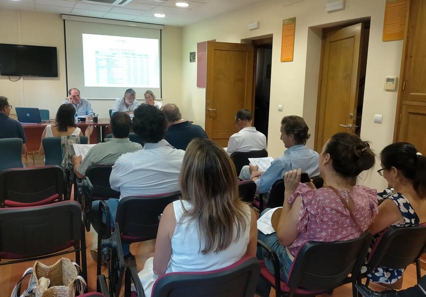 La asamblea general del Colegio de Veterinarios de Sevilla aprobó la liquidación del presupuesto de 2023