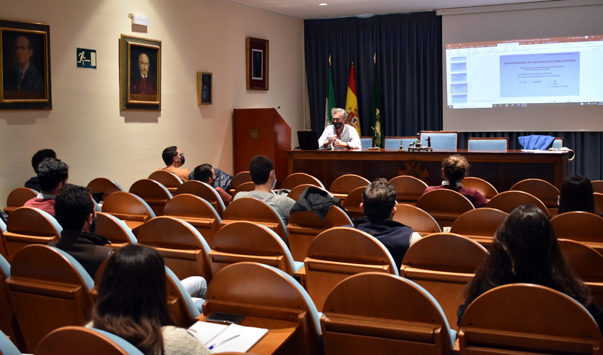 El Colegio de Sevilla acogió el Curso de Veterinarios de Directorio 2020