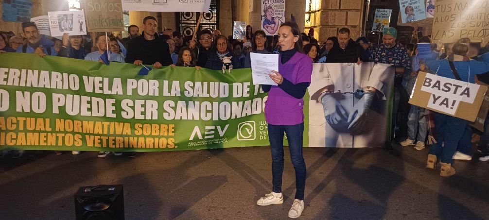 Veterinarios claman en Valencia contra la regulación del medicamento veterinario por ser “rígida, ineficaz y encarecer el servicio”