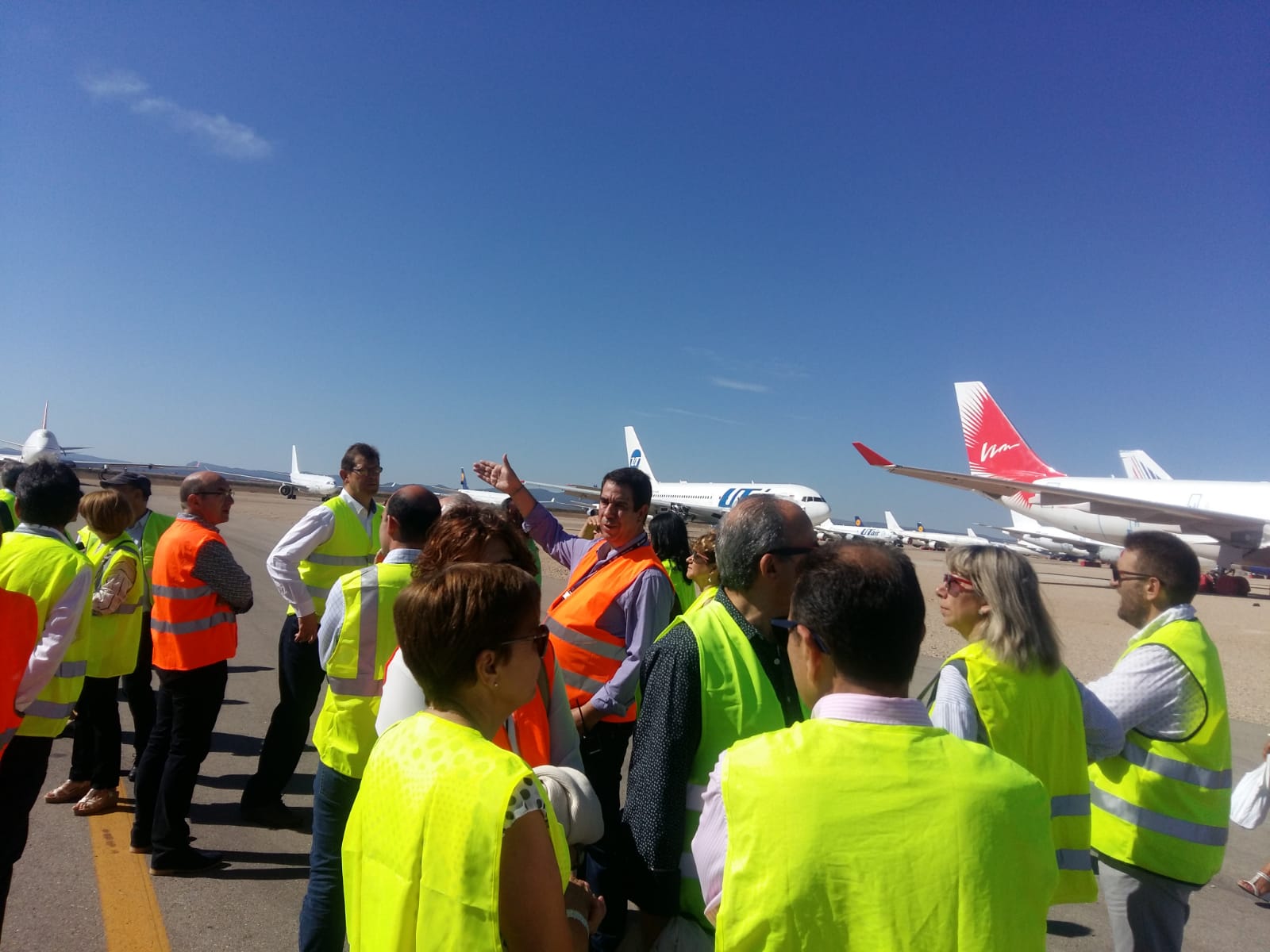 Los colegiados visitaron las instalaciones del aeropuerto de Teruel